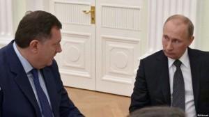 Άνοιξαν οι κάλπες στη Βοσνία περιμένοντας τον Πούτιν στο Βελιγράδι