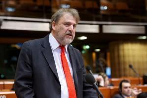 Ερώτηση Νότη Μαριά στην Ευρωβουλή για την κυβερνητική μείωση δαπάνης για την ειδική αγωγή