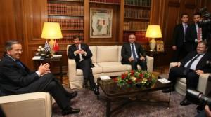 Και ο Νταβούτοβλου «ψηφίζει» Σταύρο Δήμα!!! Η Ελληνική Βουλή τί θα πράξει;