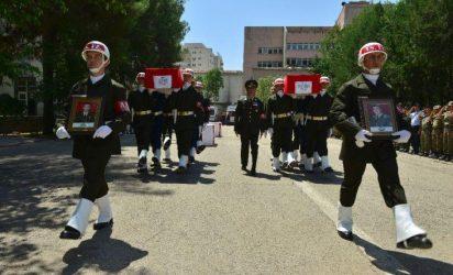 Στους 61 έφτασαν οι νεκροί Τούρκοι στρατιωτικοί από τις 7 Ιουλίου – Αρχίζει να κλονίζεται η τουρκική κοινωνία