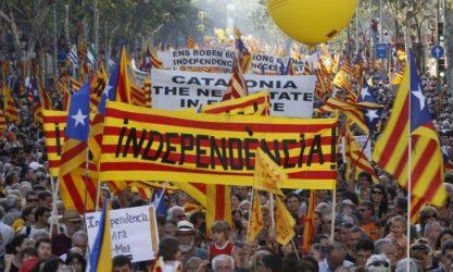 Καταλονία: «Μυρίζει μπαρούτι» τρεις ημέρες πριν από το δημοψήφισμα