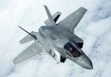 Μία… μοίρα F-35 ζητά ο Καμμένος