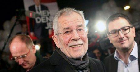 Νέος πρόεδρος της Αυστρίας ο Βαν ντερ Μπέλεν – ο Χόφερ παραδέχτηκε την ήττα του