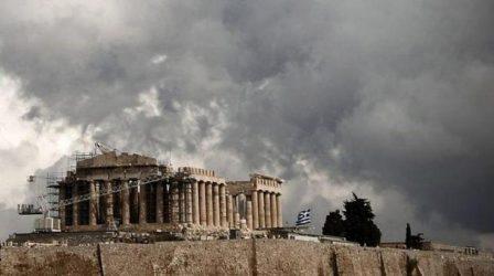 Βαριά σύννεφα στην οικονομία-Ανεβαίνουν τα επιτόκια των ομολόγων, μειώνονται οι καταθέσεις