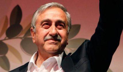 Κυπριακό: Αποχώρησε από τις συνομιλίες με Αναστασιάδη ο Μουσταφά Ακιντζί