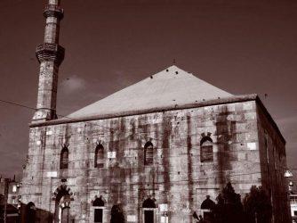 Κλιμάκιο της ΕΥΠ στο τέμενος Βαγιαζήτ για τις τεράστιες καταστροφές