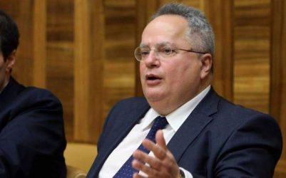 Ο Κοτζιάς μπλοκάρει την ενημέρωση Λοβέρδου – Κουμουτσάκου για τα απόρρητα του ΥΠΕΞ