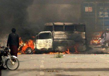 Πακιστάν: Σφοδρές συγκρούσεις στο Ισλαμαμπάντ – στους δρόμους ο στρατός