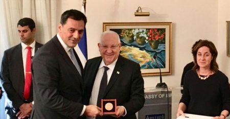 Για τη συνεισφορά του στις ελληνο-ισραηλινές σχέσεις βραβεύτηκε ο Μαθιός Ρήγας της Energean