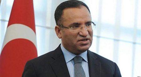 O Τούρκος αναπληρωτής πρωθυπουργός απειλεί την Γαλλία