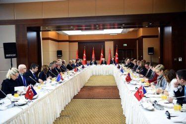 Ο Κιλιτσντάρογλου ζητάει πλέον 156 νησιά από το Αιγαίο