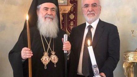 Ο Ιβάν Σαββίδης με λαμπάδα του ΠΑΟΚ αλλά τα συμφέροντα του είναι με Πούτιν και όχι Ελλάδα