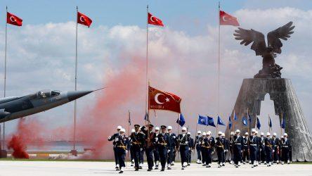 «Γαλάζια Πατρίδα» και «Πράσινα Σαλάχια»