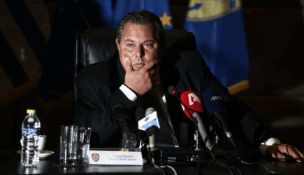 Τρία σενάρια και μια συνέντευξη Τύπου για τον Πάνο Καμμένο
