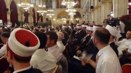 Η Αυστρία θα απελάσει πολλούς ιμάμηδες που χρηματοδοτούνται από το εξωτερικό και θα κλείσει επτά τεμένη