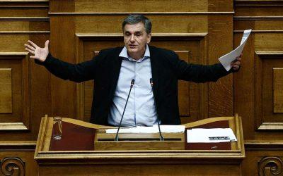 Τσακαλώτος: Εμείς στο μεταναστευτικό δεν βλέπουμε ορδές μεταναστών, αλλά τον Χασάν, τη Φάτιμα