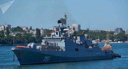 H φρεγάτα Admiral Essen του Ρωσικού Πολεμικού Ναυτικού της Μαύρης Θάλασσας στον Πόρο