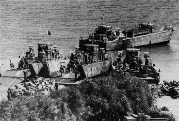 Τέσσερις τόμους του «Φακέλου της Κύπρου» παραλαμβάνουν Παυλόπουλος και Τσίπρας