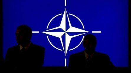 Συνάντηση των υπουργών Άμυνας, Ελλάδας και Τουρκίας στις Βρυξέλλες