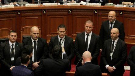 Κρίση στην Αλβανία – Παραιτήθηκαν οι βουλευτές του κύριου σχηματισμού της αντιπολίτευσης