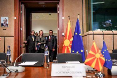 Ζάεφ: H Ελλάδα πρέπει να ενημερώσει αν η «μακεδονική» γλώσσα ομιλείται στο έδαφός της