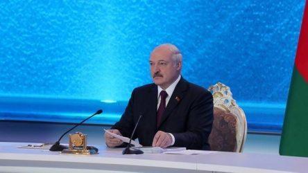 Πρόεδρος της Λευκορωσίας: Η Ρωσία μάς ρίχνει στην αγκαλιά της Δύσης