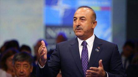Τσαβούσογλου στην DW: Πάρτε τους πρόσφυγες στις χώρες σας
