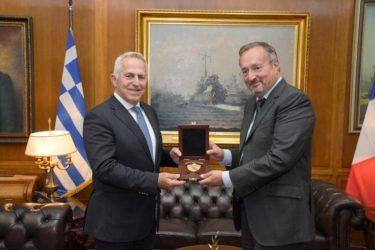 Συνάντηση ΥΕΘΑ Ευάγγελου Αποστολάκη με τον Γάλλο Πρέσβη