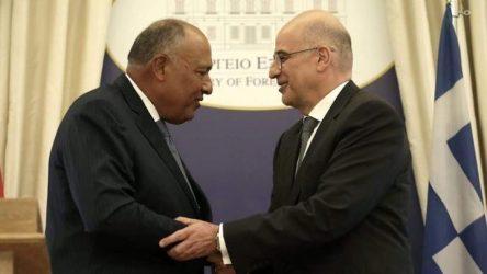 Οι ΥΠΕΞ Ελλάδας και Αιγύπτου κάλεσαν την Τουρκία να σεβαστεί το διεθνές δίκαιο και να σταματήσει τις προκλήσεις