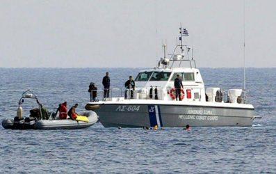 Συνεχίζονται οι επιβιβάσεις προσφύγων στα Ελληνικά νησιά – Πιέζεται ο Έβρος