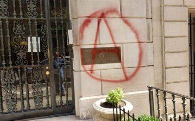 Βανδαλισμός στο κτίριο του Γενικού Προξενείου της Ελλάδας στη Νέα Υόρκη