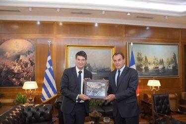 Συνάντηση του υπουργού Άμυνας με τον Γάλλο Πρέσβη