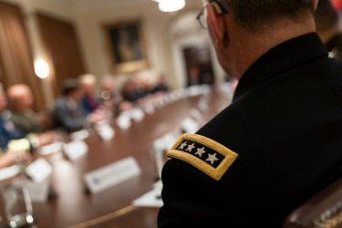 Λευκός Οίκος: Η αναβολή στρατιωτικής βοήθειας στην Ουκρανία είχε συνδεθεί με το αίτημα Τραμπ για τη διερεύνηση υποκλοπής