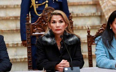 Βολιβία: Η μεταβατική κυβέρνηση της Τζ. Άνιες καταργεί τις βίζες για τους πολίτες των ΗΠΑ και του Ισραήλ