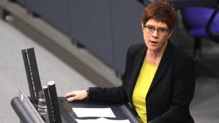 Επιπλέον μέτρα σε βάρος της Ρωσίας αξιώνει η υπουργός Άμυνας της Γερμανίας