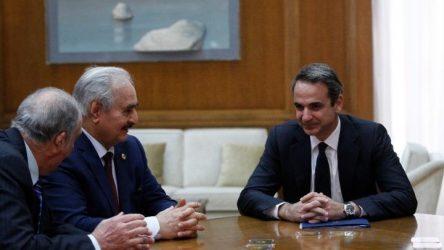 Ολοκληρώθηκε η συνάντηση του πρωθυπουργού με τον στρατάρχη Χάφταρ