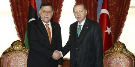 Έκτακτη συνάντηση κεκλεισμένων των θυρών Σαράτζ – Ερντογάν στην Κωνσταντινούπολη