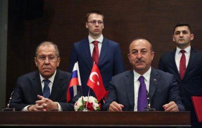 Ο Τσαβούσογλου ζήτησε από τον Λαβρόφ να σταματήσουν οι επιθέσεις στην Συρία