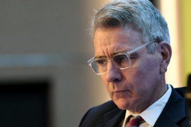 Όταν οι Ρώσοι «μοιράζουν νέα», ο Τζέφρι Πάιατ διαψεύδει
