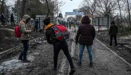 Η “εισβολή” – Ο “υβριδικός πόλεμος” και η “γελοιοποίηση” της κρίσης που βιώνει η Ελλάδα