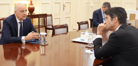 Συνάντηση Νίκου Δένδια με τον Γάλλο Πρέσβη