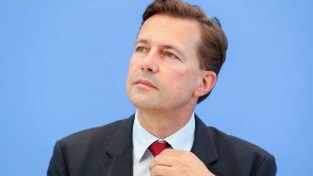 Στέφεν Ζάιμπερτ: θα εφαρμόσουμε την απόφαση του Συνταγματικού Δικαστηρίου