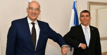 Οι εξελίξεις σε Ανατολική Μεσόγειο και Μέση Ανατολή στο επίκεντρο της συνάντησης Δένδια – Ασκενάζι