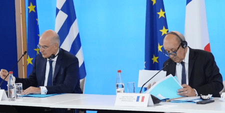 Συνάντηση Νίκου Δένδια με τον Γάλλο ομόλογο του Ζαν-Ιβ Λε Ντριάν