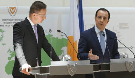 Κύπρος:Υπέρ σκληρής στάσης στο μεταναστευτικό ο Ούγγρος ΥΠΕΞ-Ενημερώθηκε για τις τουρκικές προκλήσεις