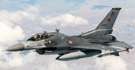 Κρις βαν Χόλεν για τα F-16 στην Τουρκία: Θα πρέπει να παραμείνει υπό στενή επιτήρηση