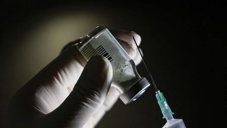 Η Κίνα θα αγοράσει 100 εκ. δόσεις του εμβολίου των Pfizer/BioNTech