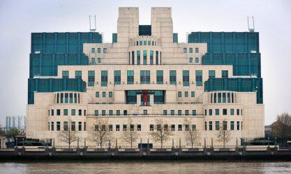 Βρετανός Υπουργός Ασφαλείας: Απαράδεκτες οι ρωσικές προσπάθειες να κλαπούν έρευνες για το εμβόλιο