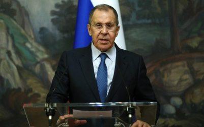 Σεργκέι Λαβρόφ: Οι Βρυξέλλες δείχνουν ανοχή στις ωμότατες κατά ρωσόφωνων στις χώρες της Βαλτικής και στην Ουκρανία