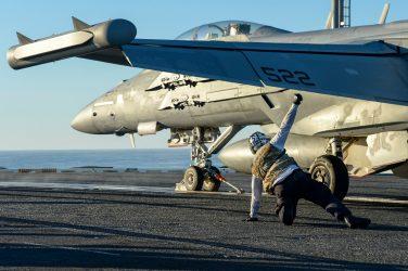 Αμερικανικό Πεντάγωνο: Η παρουσία του USS Nimitz στον Κόλπο δεν συνδέεται με την δολοφονία του Ιρανού πυρηνικού επιστήμονα